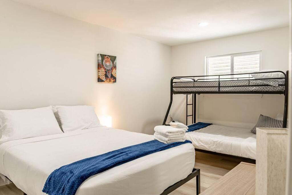 Roomy Home 5 Mins From Attractions Galveston Luaran gambar